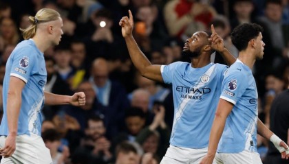 体育数据站-一场2-2，改变英超争冠格局，瓜迪奥拉气炸了：争冠形势恶化